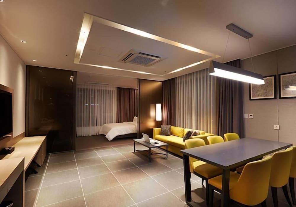 Osong H Hotel Sejong City Cheongju Exteriör bild