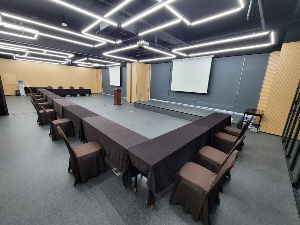 Osong H Hotel Sejong City Cheongju Exteriör bild